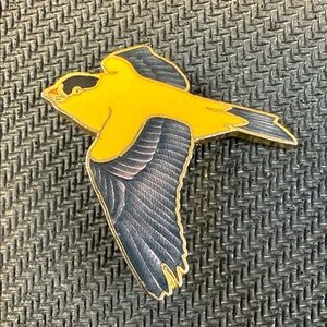 Vintage American Goldfinch Bird Enamel Pin - Decorative broach